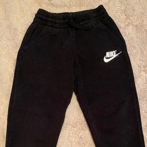 Nike boys sweatpants size MED